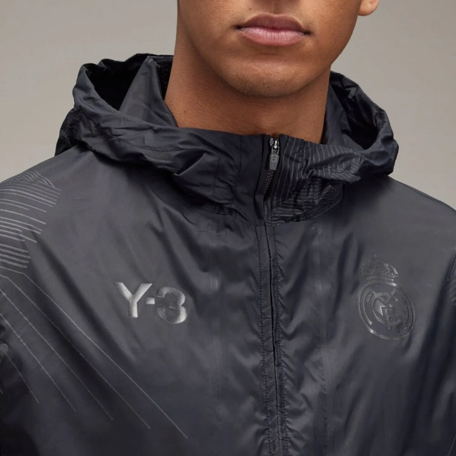 Y-3 Mens Black Himno Jacket 21/22 - Stylish and Functional Outerwear